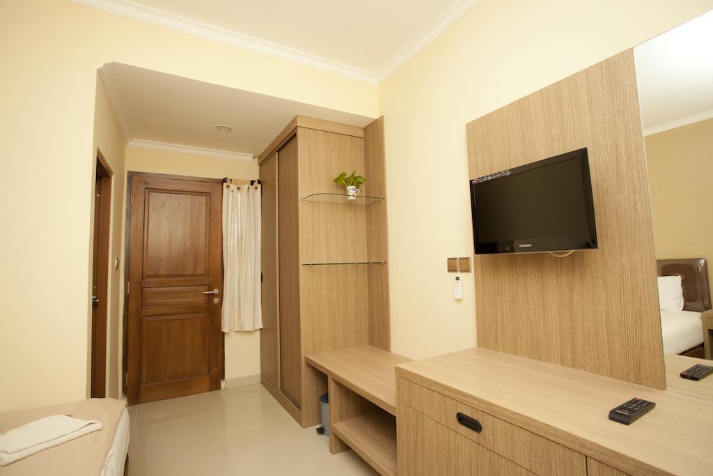 Benito Residence Tangerang Exterior photo
